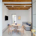 Navigli - Via Mortara 4 Milaan