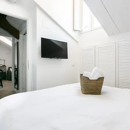 Navigli - Via Mortara 4 Milano